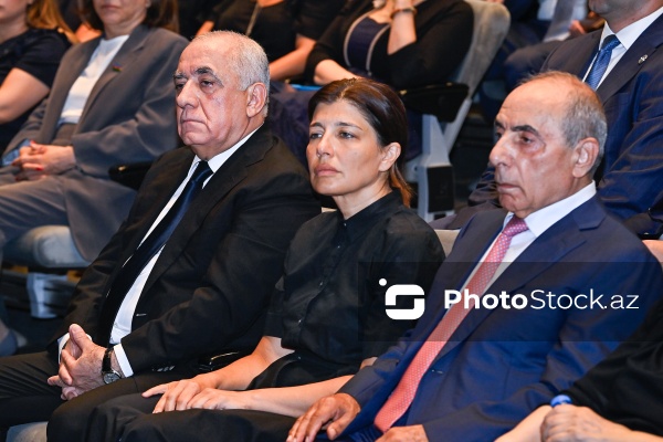 Xalq yazıçısı Elçin Əfəndiyevin vida mərasimi