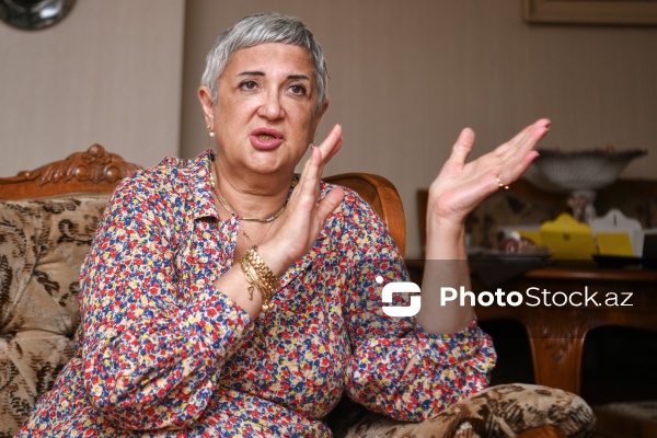 Xalq yazıçısı Yusif Səmədoğlunun qızı Humay Vəkilova