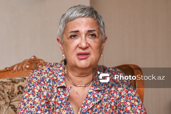 Xalq yazıçısı Yusif Səmədoğlunun qızı Humay Vəkilova