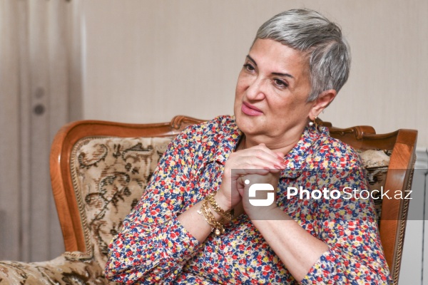 Xalq yazıçısı Yusif Səmədoğlunun qızı Humay Vəkilova