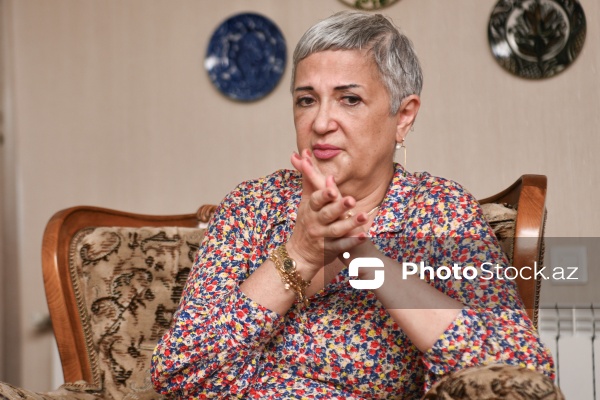 Xalq yazıçısı Yusif Səmədoğlunun qızı Humay Vəkilova