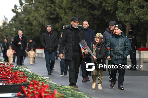 Xalqımız 20 Yanvar şəhidlərinin xatirəsini ehtiramla yad edir