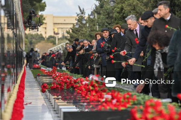 Xalqımız 20 Yanvar şəhidlərinin xatirəsini ehtiramla yad edir