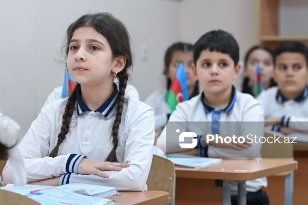 Xankəndi şəhərində yerləşən Nizami Gəncəvi adına 4 nömrəli tam orta məktəb