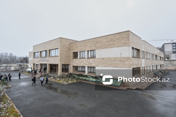 Xankəndi şəhərində yerləşən Nizami Gəncəvi adına 4 nömrəli tam orta məktəb