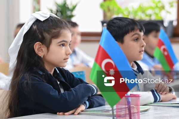 Xankəndi şəhərində yerləşən Nizami Gəncəvi adına 4 nömrəli tam orta məktəb