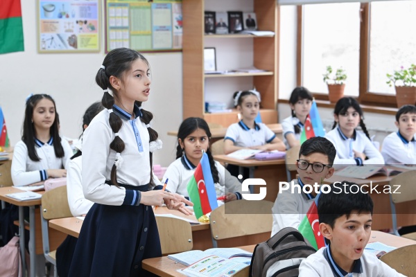 Xankəndi şəhərində yerləşən Nizami Gəncəvi adına 4 nömrəli tam orta məktəb