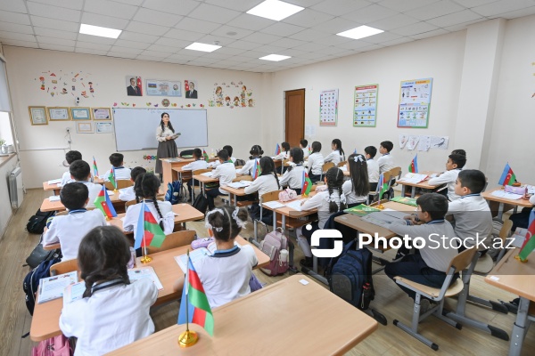 Xankəndi şəhərində yerləşən Nizami Gəncəvi adına 4 nömrəli tam orta məktəb