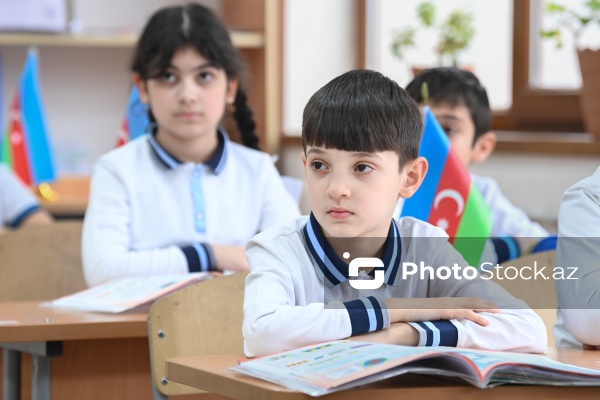 Xankəndi şəhərində yerləşən Nizami Gəncəvi adına 4 nömrəli tam orta məktəb