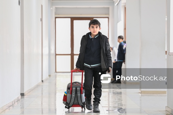 Xankəndi şəhərində yerləşən Nizami Gəncəvi adına 4 nömrəli tam orta məktəb