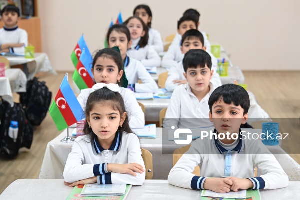 Xankəndi şəhərində yerləşən Nizami Gəncəvi adına 4 nömrəli tam orta məktəb