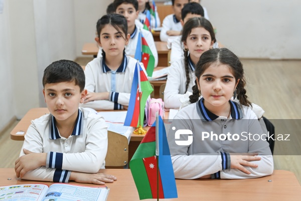 Xankəndi şəhərində yerləşən Nizami Gəncəvi adına 4 nömrəli tam orta məktəb