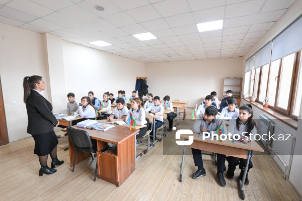 Xankəndi şəhərində yerləşən Nizami Gəncəvi adına 4 nömrəli tam orta məktəb