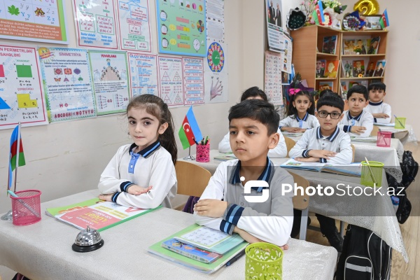 Xankəndi şəhərində yerləşən Nizami Gəncəvi adına 4 nömrəli tam orta məktəb