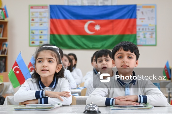 Xankəndi şəhərində yerləşən Nizami Gəncəvi adına 4 nömrəli tam orta məktəb