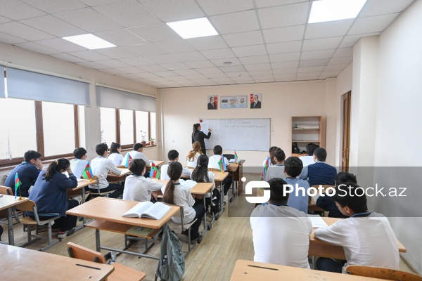 Xankəndi şəhərində yerləşən Nizami Gəncəvi adına 4 nömrəli tam orta məktəb