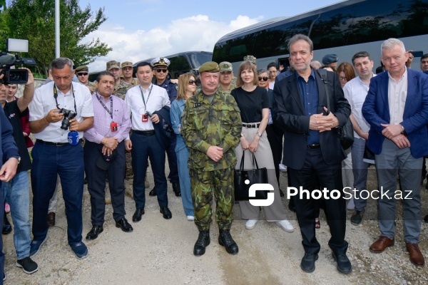 Xarici diplomatlar Şuşada Üzeyir Hacıbəyovun ev-muzeyində olublar