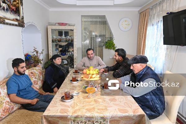 Xocalının Ballıca kəndinə qayıdan Hümbətovlar ailəsi