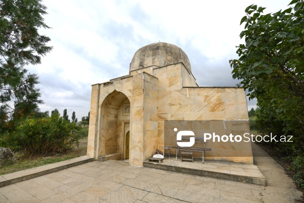 XVI-XVII əsrə aid edilən Soltan Seyid Kərim Türbəsi