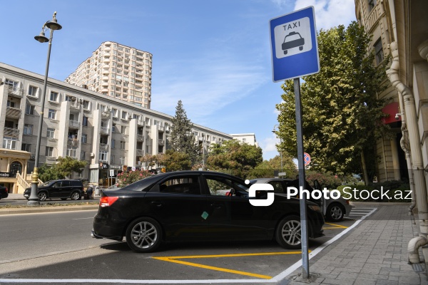 Yasamal rayonunun Tbilisi prospektindəki yeni taksi duracaqları