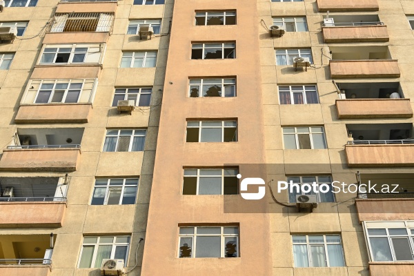 Yasamaldakı binada baş verən yanğından son görüntülər