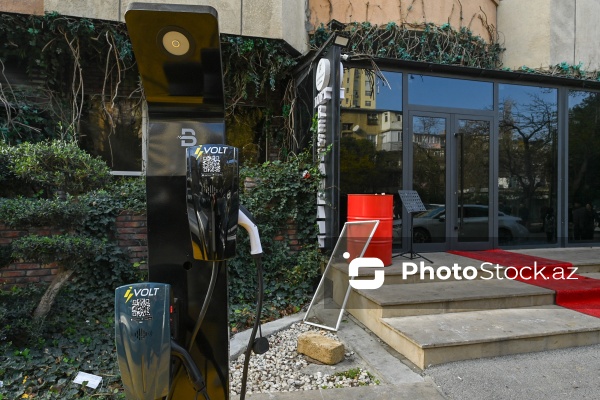 Yasamaldakı binada baş verən yanğından son görüntülər