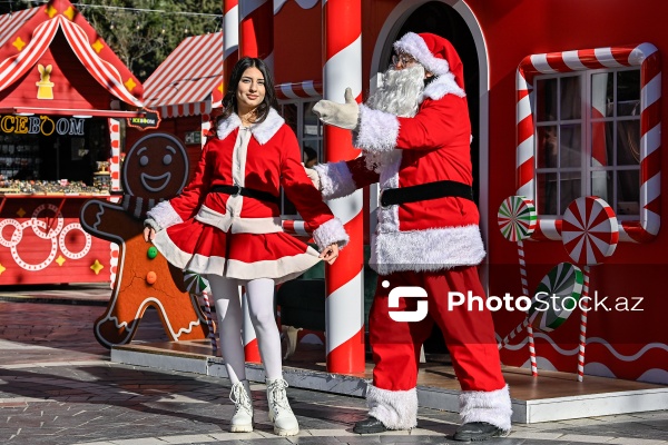 Yeni ilə bir neçə saat qalmış Bakı şəhəri