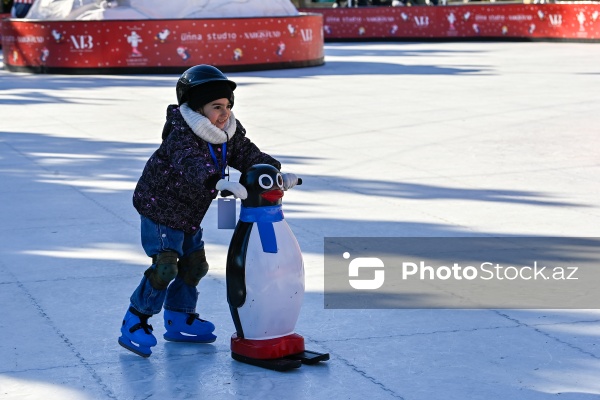 Yeni ilə bir neçə saat qalmış Bakı şəhəri