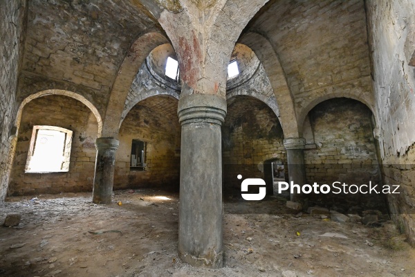 Zabrat qəsəbəsində yerləşən Hacı Cövhər hamamı