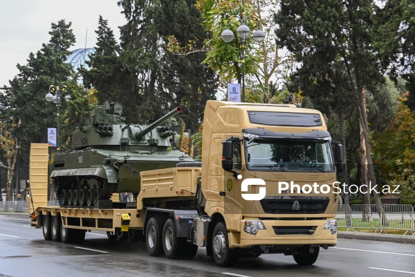 2S31 "Vena" özüyeriyən artilleriya qurğusu