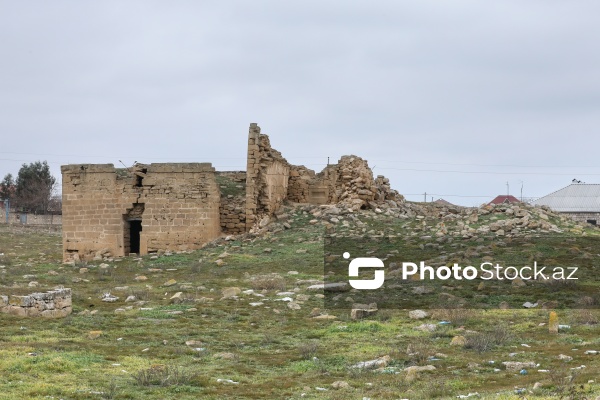 Zirə qəsəbəsində yerləşən XVI-XVIII əsrlərə aid Sufi Türbəsi